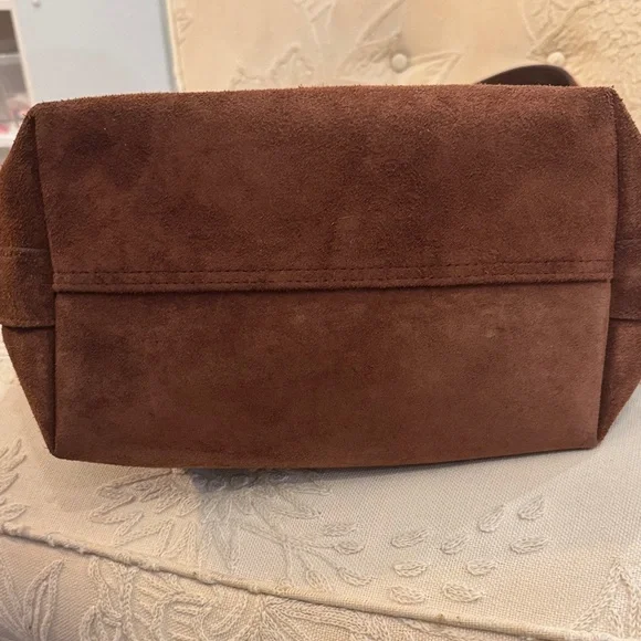 Madewell Essential Bucket Tote Bag with Gold Studs - Picture 5 of 5